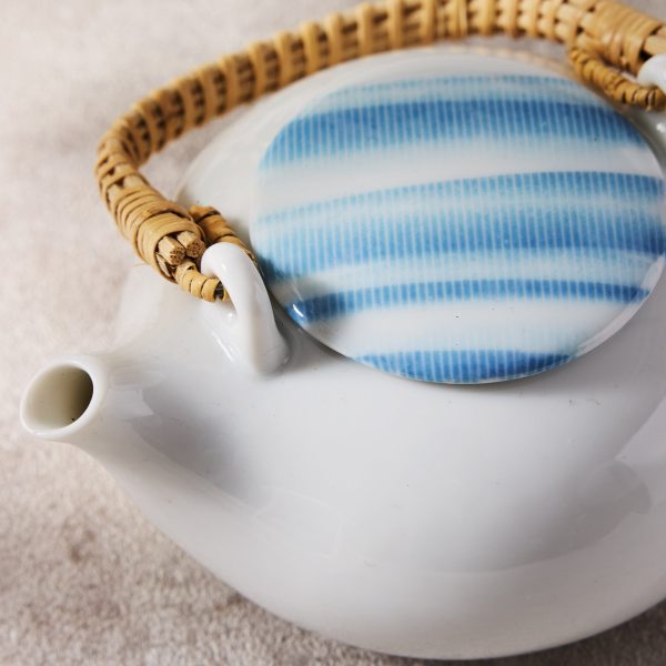 Miyama Kasane Earthenware Teapot For Sale - Image 2